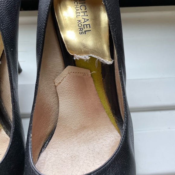 Michael Kors black leather pumps size 8.5 in very used condition (sold as-is!!!) - Picture 5 of 7